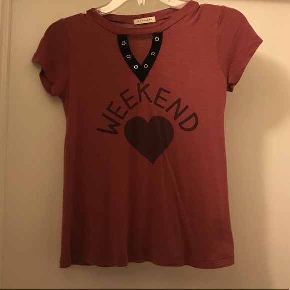 Accented Weekend Top - Picture 3 of 5